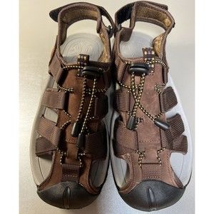 Men’s 7.5 Women’s 9 Waterproof Sandals Hiking Shoes. NWOT Adjustable
